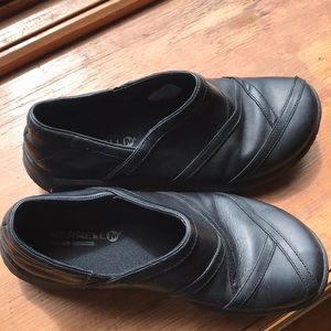Used Merrell slip on shoes. Black size 10.